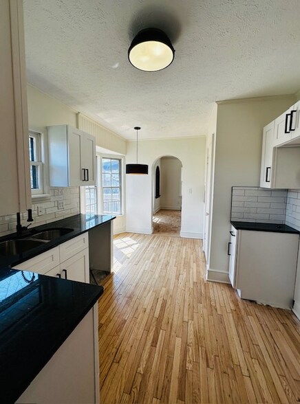 Building Photo - 4511 Shirley St