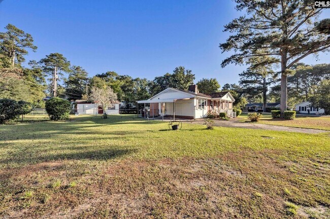 Building Photo - 1709 Woodfield Dr