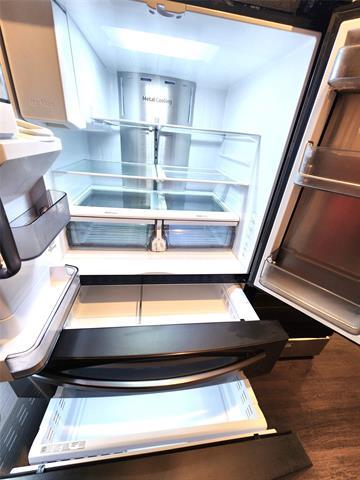 Building Photo - 2114 N Elm St