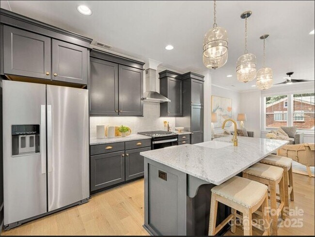 Building Photo - A cozy and spacious 4-bedroom, 5-bath home...