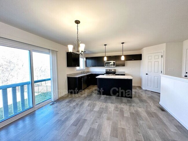 Building Photo - 350 Hammerstone Dr