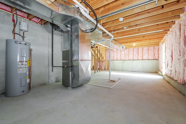 Building Photo - Fantastic 4bd/2.5ba home! Coming soon!