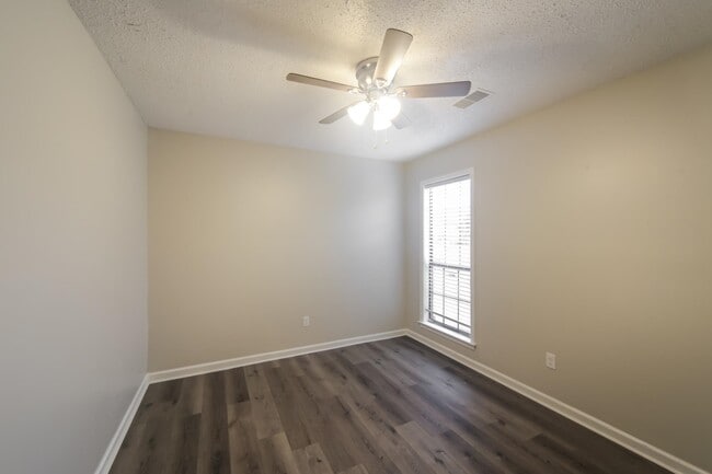 Building Photo - 6525 Bald Cypress Cove