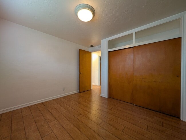 Building Photo - 3-Bedroom, 1-Bath Home Near River Road In ...