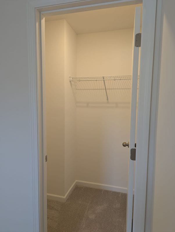 Building Photo - 240 Kenoot Dr