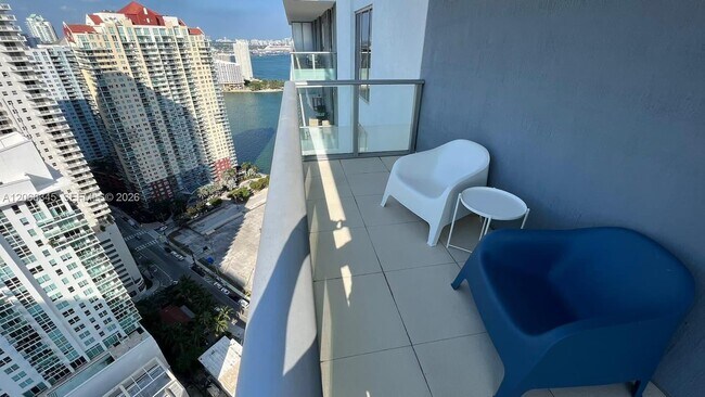 Building Photo - 1300 Brickell Bay Dr