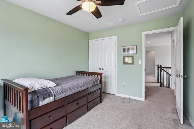 Building Photo - 427 Green Meadow Dr.