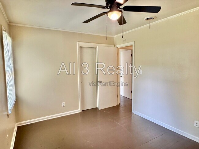 Building Photo - 3727 Audubon Rd