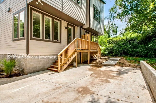 Building Photo - 1804 Cahal Ave