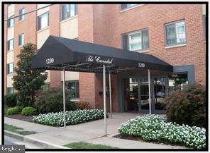 Building Photo - 1200 S Arlington Ridge Rd