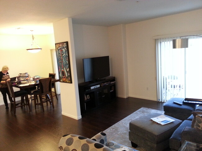 Building Photo - 900 Duckhorn Ct