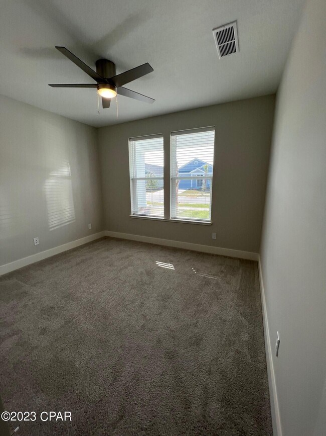 Building Photo - 1096 Harrison Byu Dr