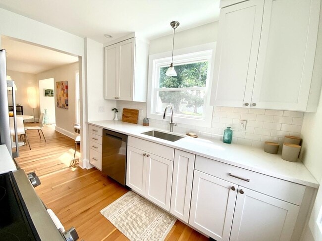 Building Photo - 31 Ziegler Ave