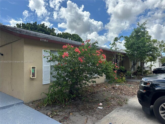 Primary Photo - 3815 S 57th Ave