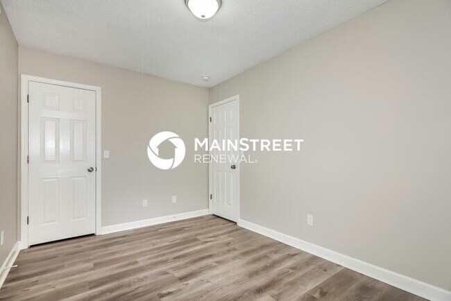 Building Photo - 3 Bedroom Pet-Friendly Home in CHARLOTTE, NC with Main Street Renewal