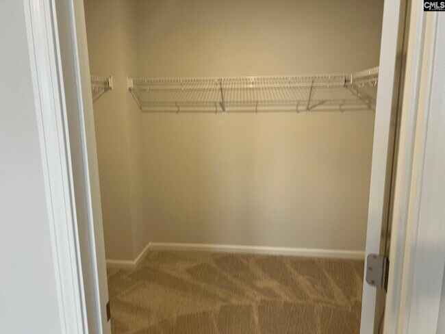 Building Photo - 909 Desert Ln
