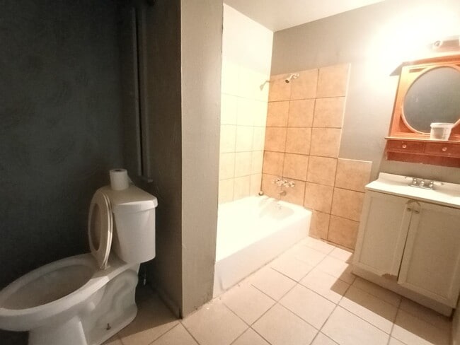 Building Photo - 4 bedroom 2 bath brick colonial NOW AVAILA...