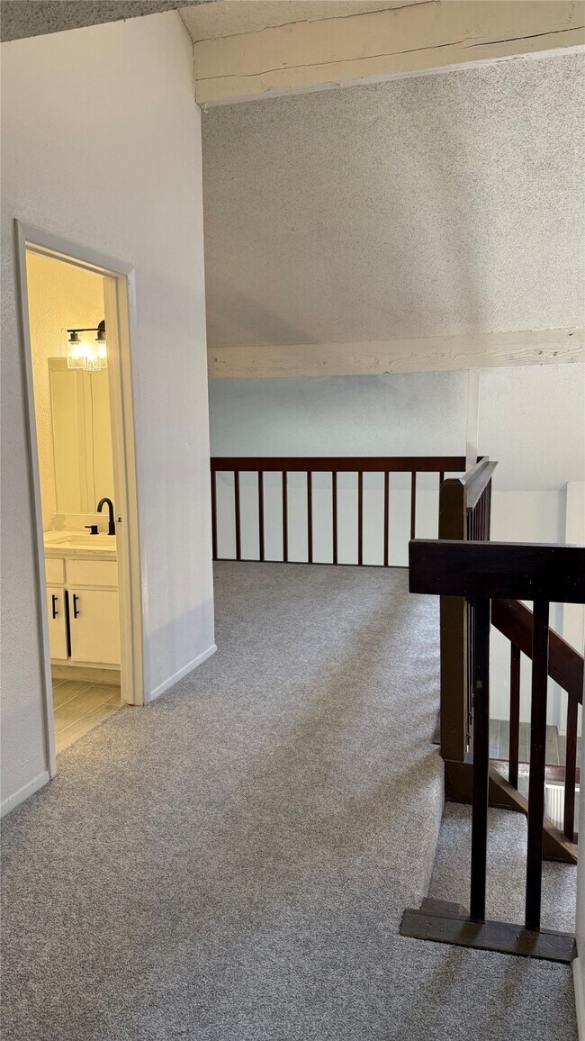 Building Photo - 12922 Wirevine Ln