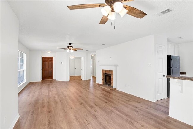 Building Photo - 5631 Bentley Ln