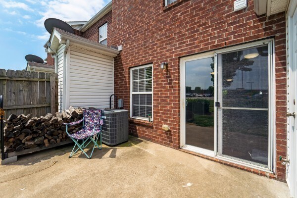 Building Photo - 323 Stewarts Landing Cir