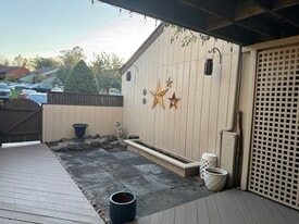 Building Photo - 34A Darien