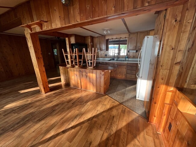 Building Photo - Lake house at Unity