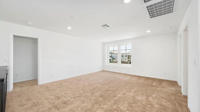 Building Photo - Energy Efficient Spacious 4BR House in Redlands