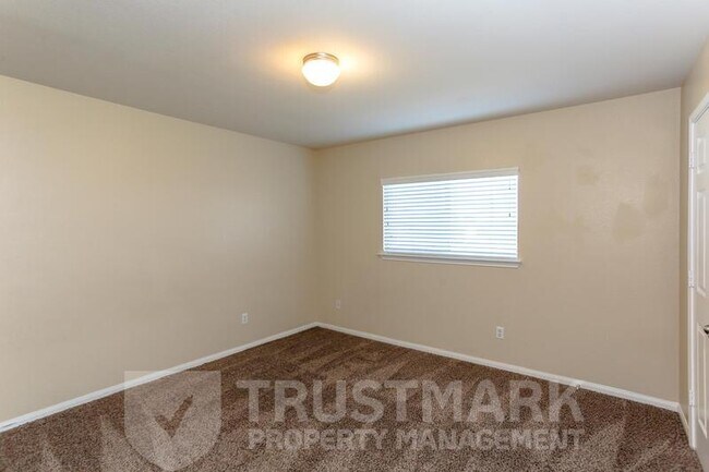 Building Photo - 212 Crowfoot Dr