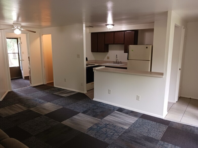 Building Photo - 4920 Old Maysville Rd