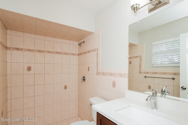 Building Photo - 486 Catalina Ave