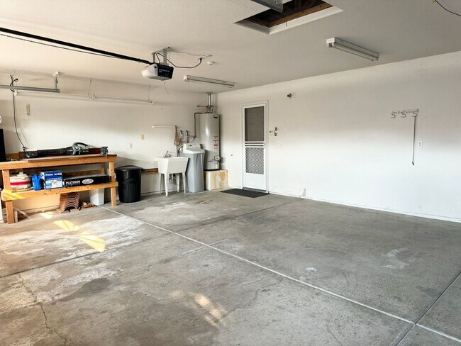 Building Photo - Spacious 3-Bedroom Home with RV Parking & Boat-Deep Garage