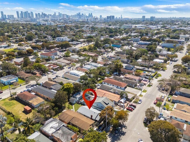 Building Photo - 3055 NW 23rd Ave