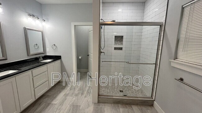 Building Photo - 3 Mallow Ln