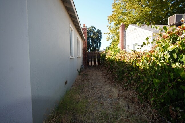 Building Photo - 2739 Kroy Way