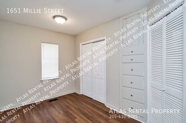 Building Photo - 1651 Millie St NE