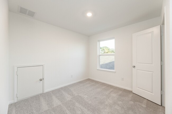 Building Photo - 1818 Whispering River Dr