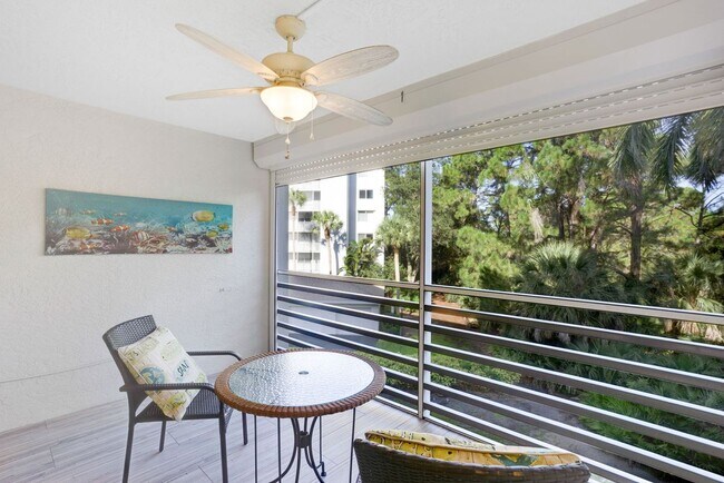 Building Photo - 285 Naples Cove Dr
