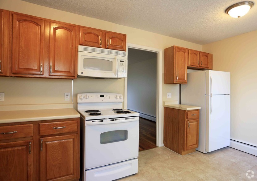 KITCHEN - 2BR TOWNHOUSE - Hemingway Place