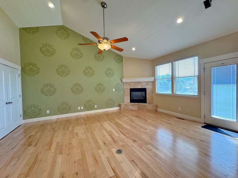Building Photo - 1248 E 530 N