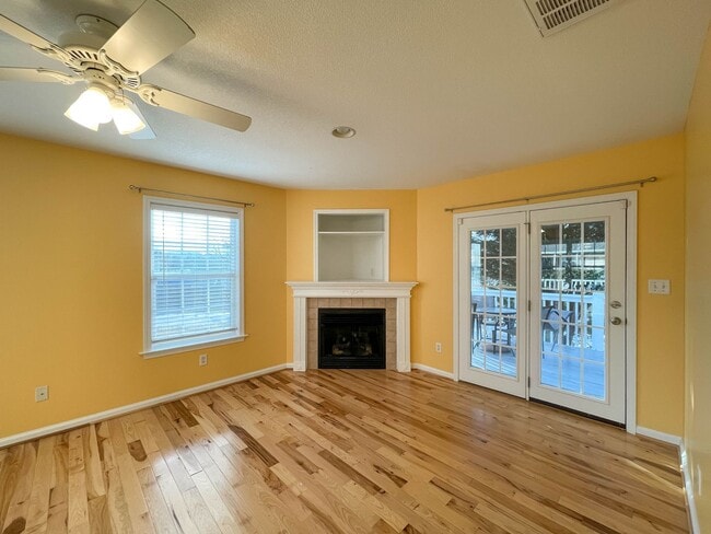 Building Photo - Beautiful Four Bedroom in East Asheville