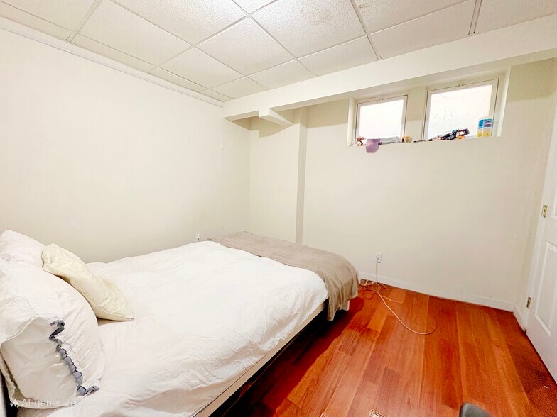 Building Photo - 184 Saint Paul St