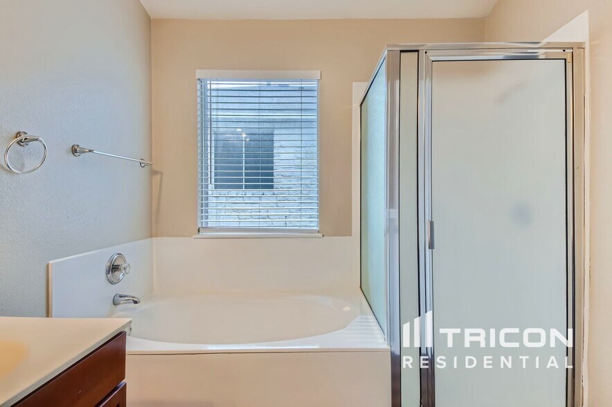 Building Photo - 1411 Catalina Dr