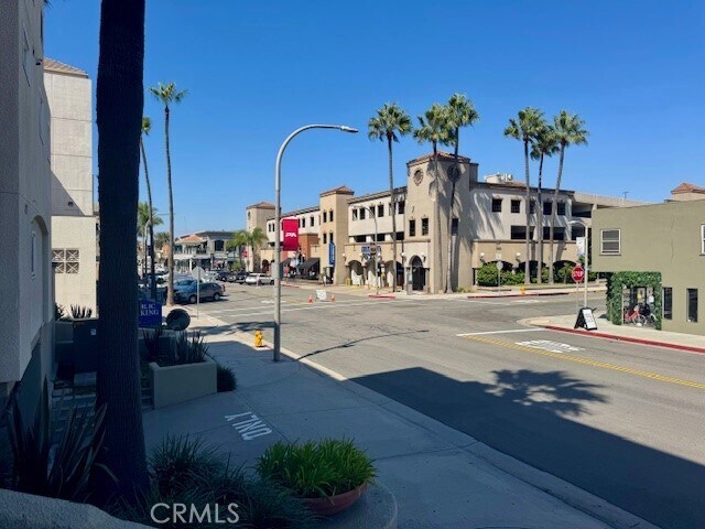 Building Photo - 200 CA-1