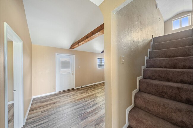 Building Photo - 7102 Terrasso Dr