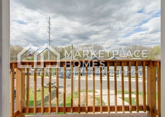 Building Photo - 2119 Herman St