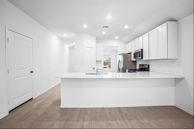 Building Photo - 113 Imola St