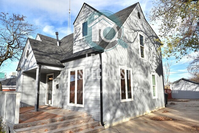 Building Photo - Central Norman 3 Bed 3 Bath PRELEASING FOR FALL 2026 SEMESTER