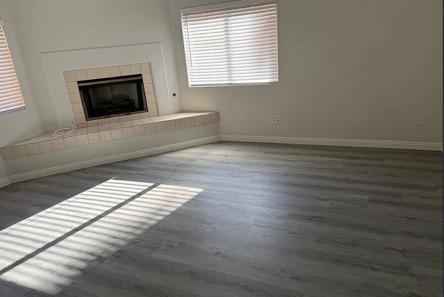 Building Photo - 24336 Gitano Dr