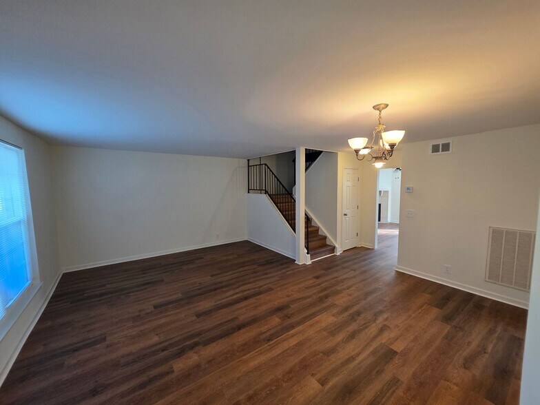 Building Photo - 1016 Todd Preis Dr