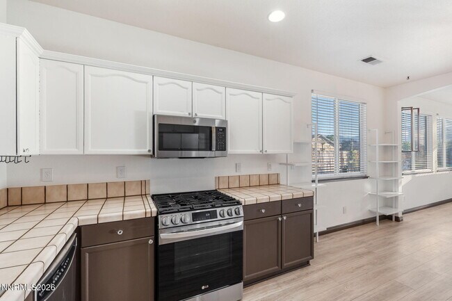 Building Photo - 10235 Lucente Way